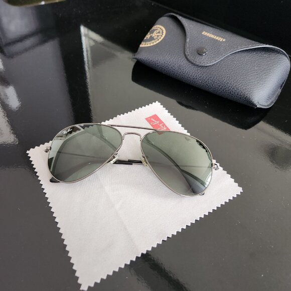 Ray-Ban Aviators - Picture 1 of 4